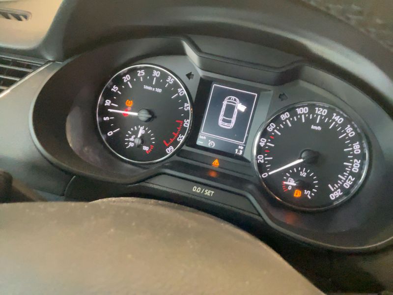 Skoda Octavia 1.6 TDI GreenLine 2015 – снимка 18