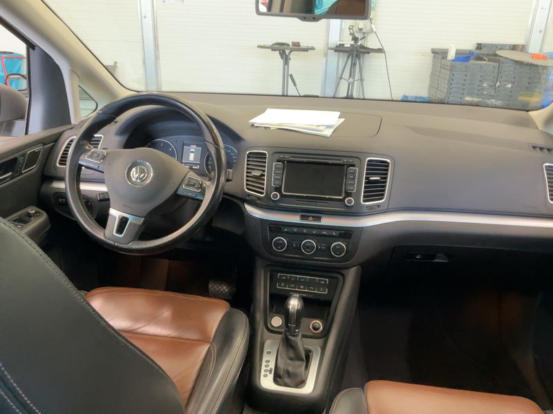 Volkswagen Sharan 2.0 TDI Highline BlueMotion Tech 2013 – снимка 18