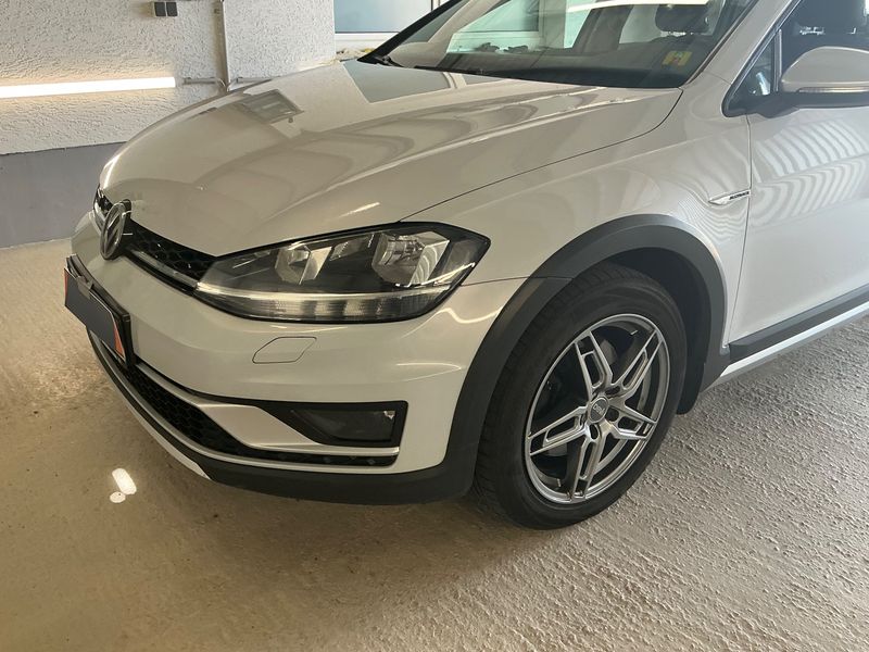 Volkswagen Golf VII 2.0 TDI Alltrack 4Motion BlueMotion Tech 2017 – снимка 2