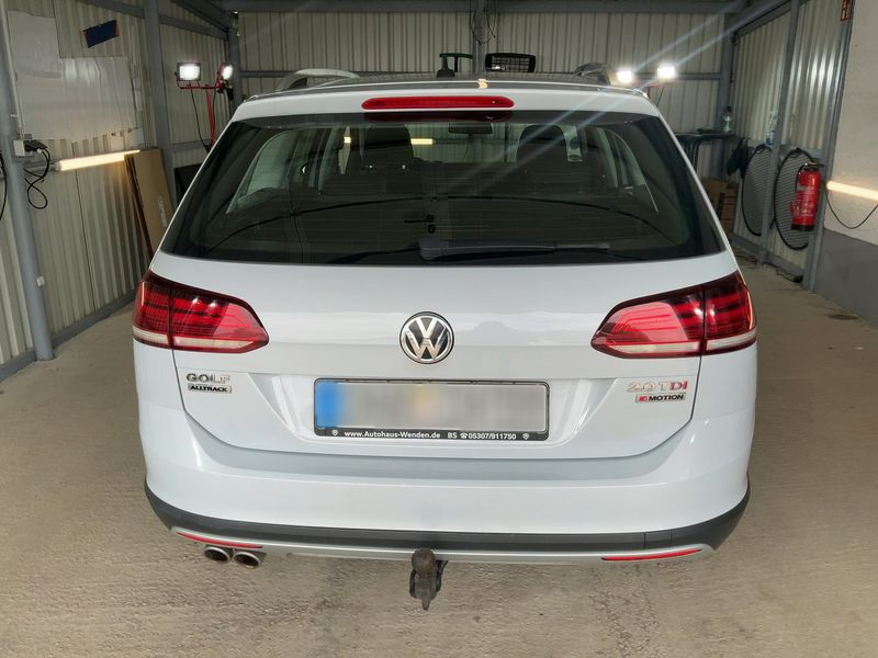 Volkswagen Golf VII 2.0 TDI Alltrack 4Motion BlueMotion Tech 2017 – снимка 7