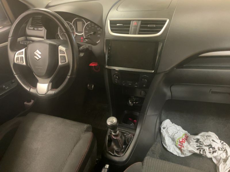 Suzuki Swift 1.6 Sport 2015 – снимка 17