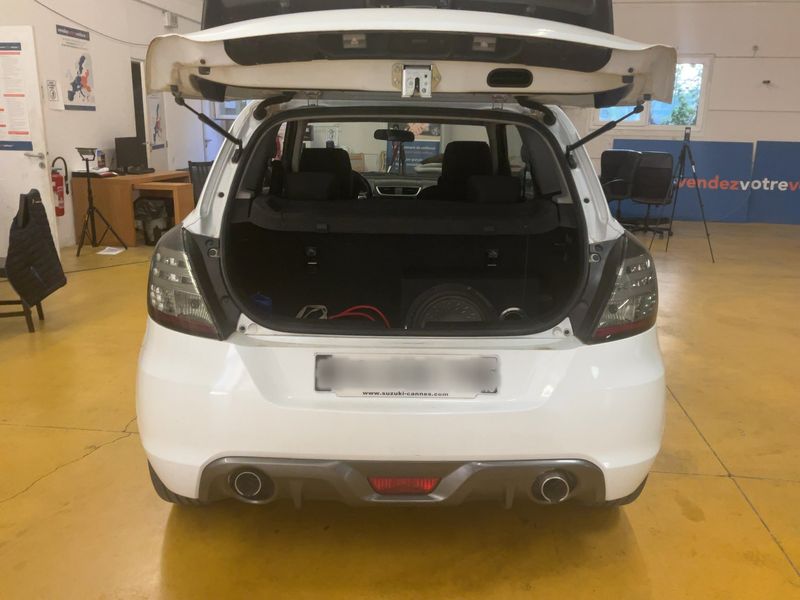 Suzuki Swift 1.6 Sport 2015 – снимка 15