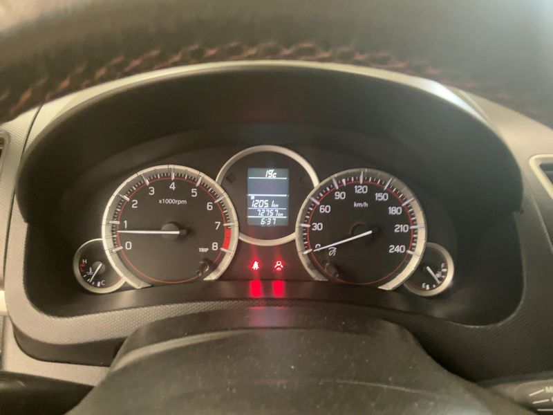 Suzuki Swift 1.6 Sport 2015 – снимка 18