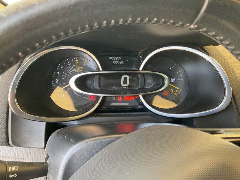 Renault Clio 1.2 Expression 2015 – снимка 4