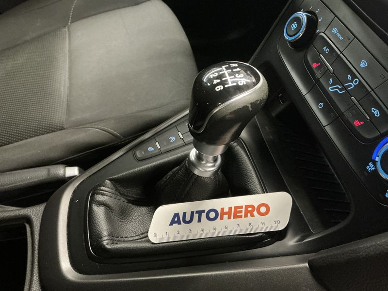 Ford Focus 1.0 EcoBoost Cool&Connect 2018 – снимка 38