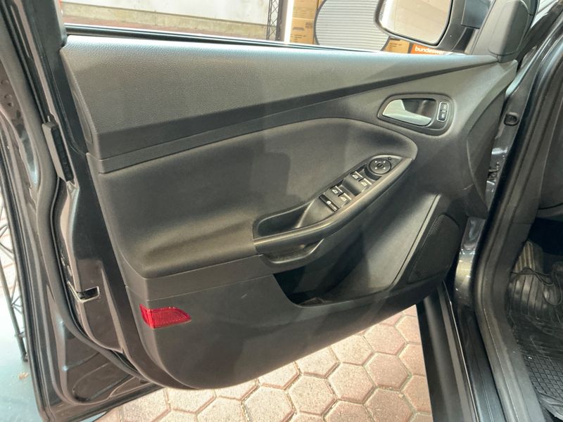 Ford Focus 1.0 EcoBoost Cool&Connect 2018 – снимка 31