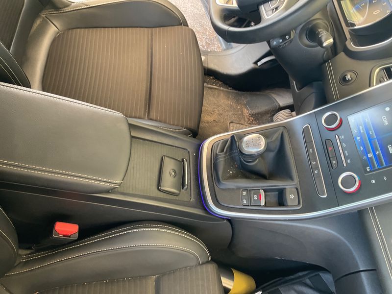Renault Scenic 1.2 TCe Energy Zen 2016 – снимка 29