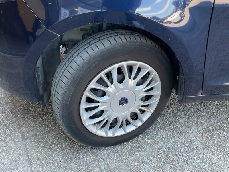 Lancia Ypsilon 0.9 TwinAir Silver 2017 – снимка 3