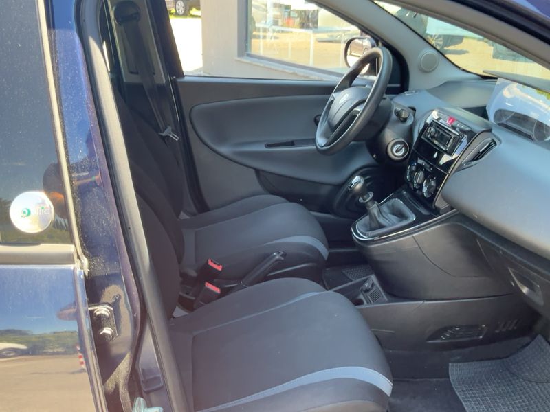 Lancia Ypsilon 0.9 TwinAir Silver 2017 – снимка 16