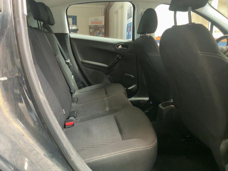 Peugeot 208 1.5 Blue-HDi Active 2018 – снимка 19
