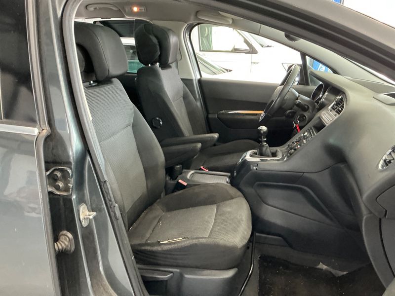 Peugeot 5008 1.6 HDi Premium Pack 2010 – снимка 3