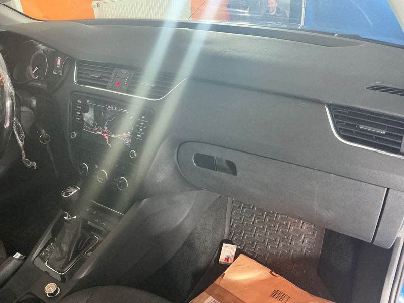 Skoda Octavia 1.6 TDI Style 2018 – снимка 35