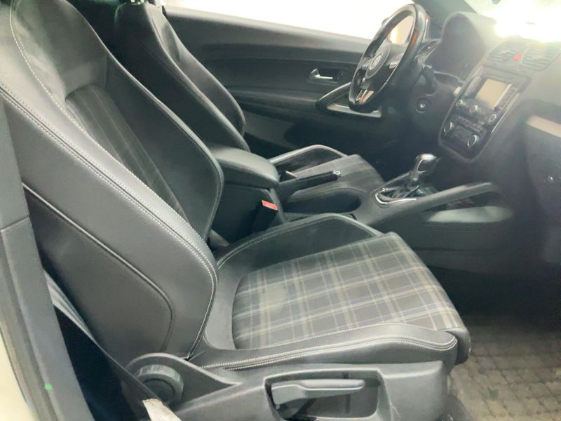 Volkswagen Scirocco 2.0 TSI Edition 2011 – снимка 17