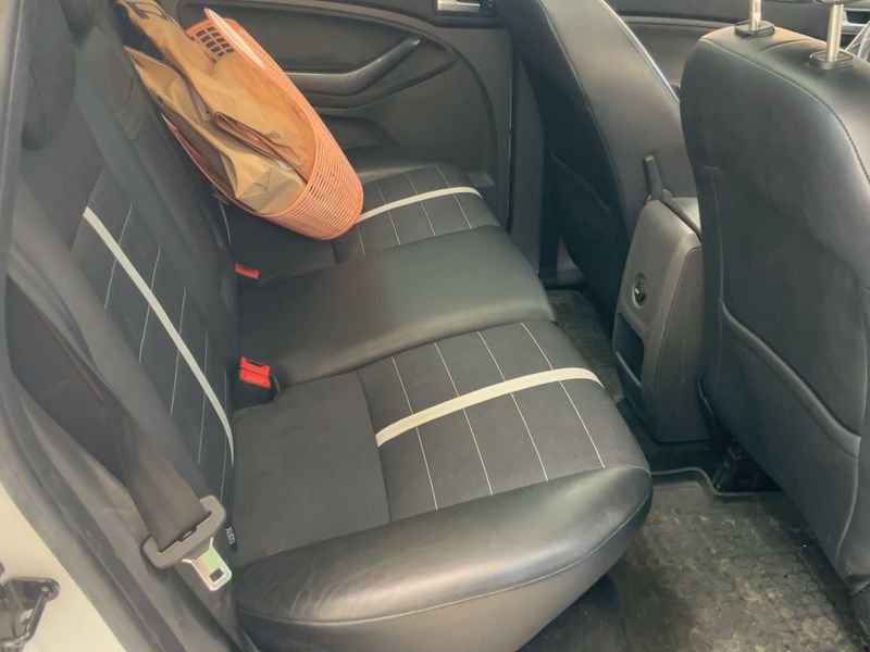 Ford Kuga 2.0 TDCi Titanium 2010 – снимка 19
