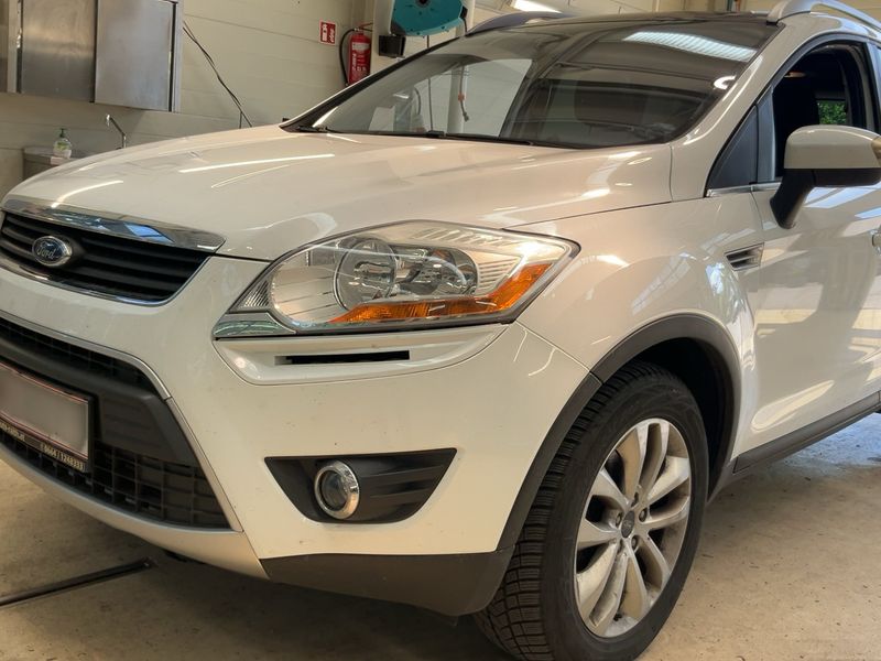 Ford Kuga 2.0 TDCi Titanium 2010 – снимка 2