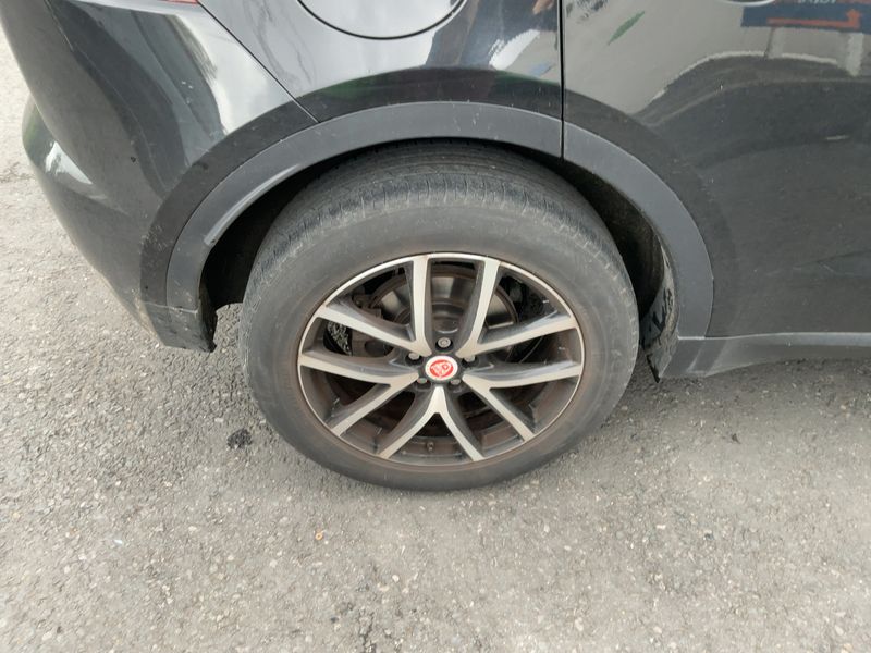 Jaguar E-Pace D150 Basis 2018 – снимка 9