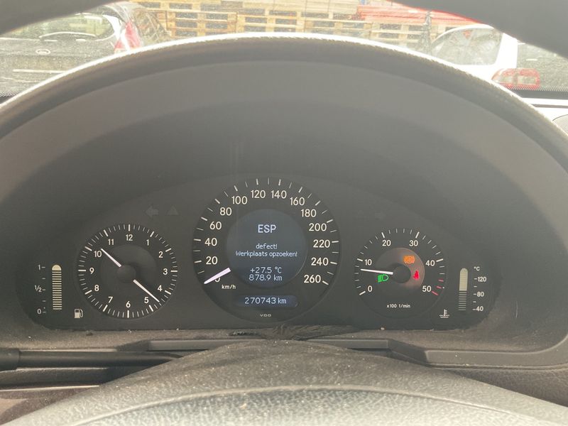 Mercedes-Benz E-Klasse E 220 CDI T Classic 2005 – снимка 4
