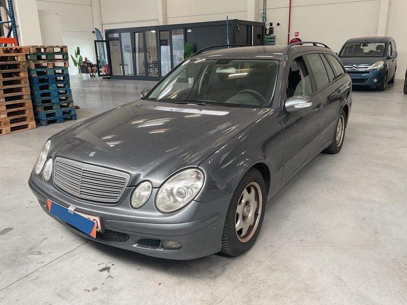 Mercedes-Benz E-Klasse E 220 CDI T Classic 2005