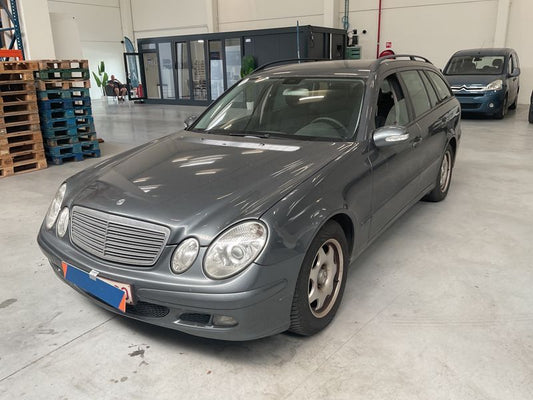 Mercedes-Benz E-Klasse E 220 CDI T Classic 2005 – снимка 1