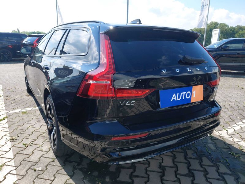 Volvo V60 2.0 B4 Mild-Hybrid Plus Dark 2024 – снимка 3