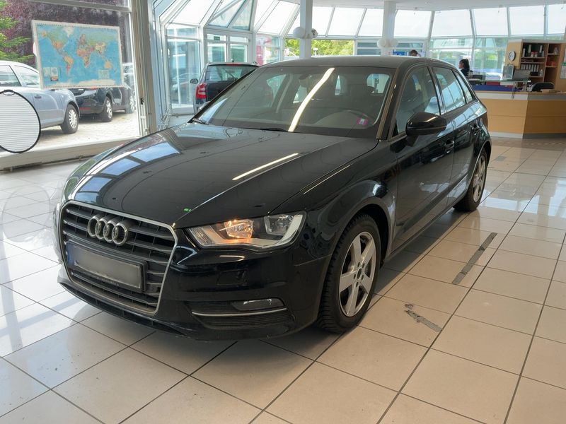 Audi A3 Sportback 1.6 TDI Ambition 2016 – снимка 1