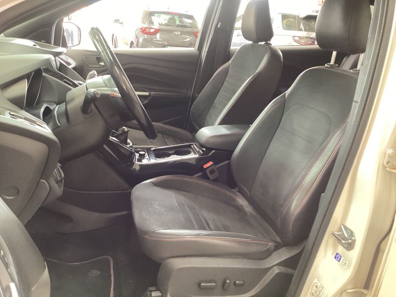Ford Kuga 2.0 TDCi ST-Line 2017 – снимка 24