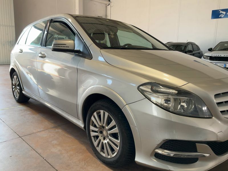 Mercedes-Benz B-Klasse B 200 NGT Executive 2015 – снимка 12