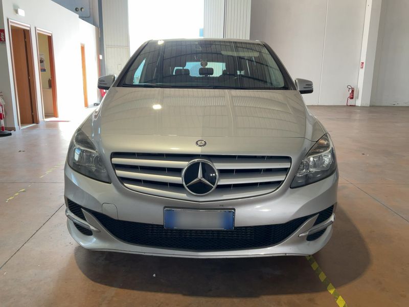 Mercedes-Benz B-Klasse B 200 NGT Executive 2015 – снимка 14
