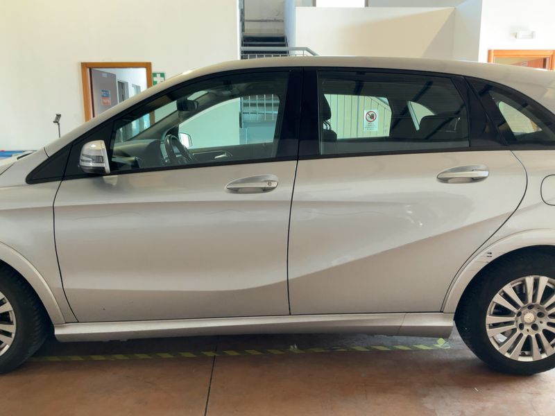 Mercedes-Benz B-Klasse B 200 NGT Executive 2015 – снимка 4