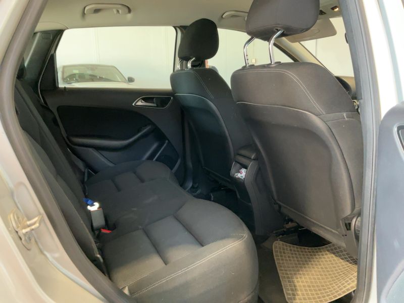 Mercedes-Benz B-Klasse B 200 NGT Executive 2015 – снимка 19