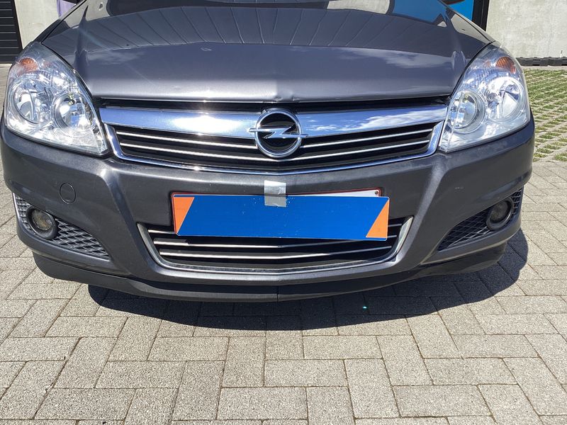 Opel Astra 1.6 Edition 2010 – снимка 79