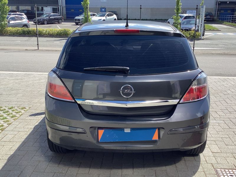 Opel Astra 1.6 Edition 2010 – снимка 7