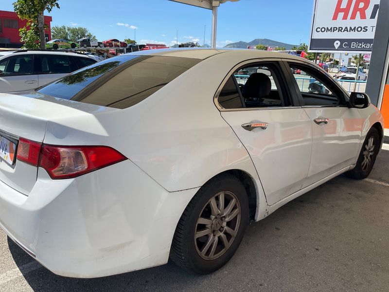 Honda Accord 2.2 DTEC Executive 2013 – снимка 2