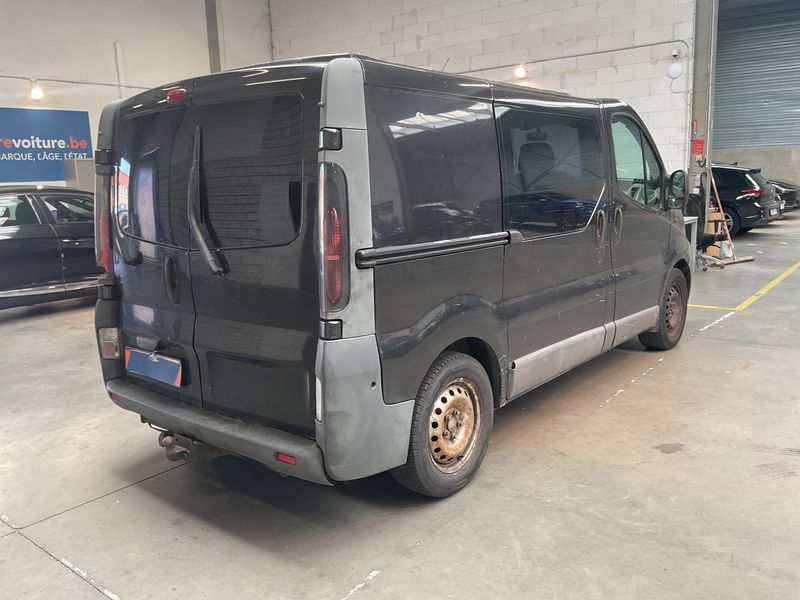 Opel Vivaro 2.5 DTI / CDTI Kasten L1H1 2,7t 2004 – снимка 2