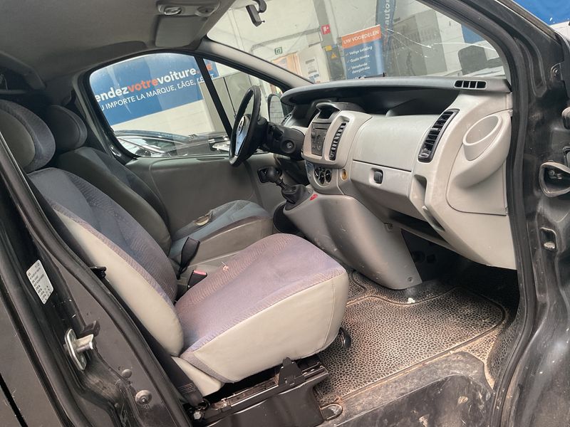 Opel Vivaro 2.5 DTI / CDTI Kasten L1H1 2,7t 2004 – снимка 3