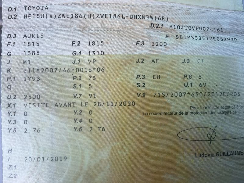 Toyota Auris 1.8 Hybrid Dynamic 2013 – снимка 20