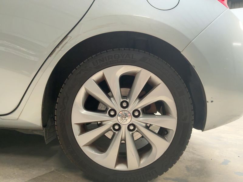 Toyota Auris 1.8 Hybrid Dynamic 2013 – снимка 5