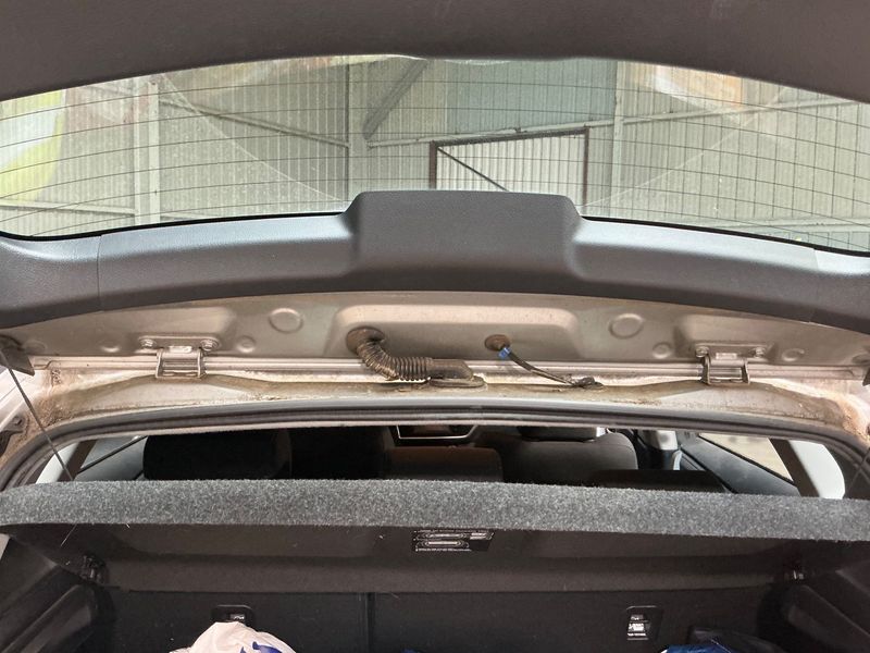 Toyota Auris 1.8 Hybrid Dynamic 2013 – снимка 15