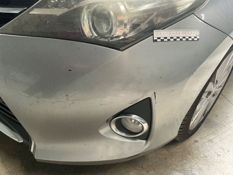 Toyota Auris 1.8 Hybrid Dynamic 2013 – снимка 40
