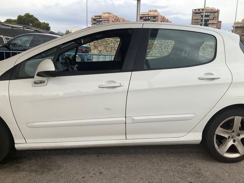 Peugeot 308 1.6 Premium 2008 – снимка на щета
