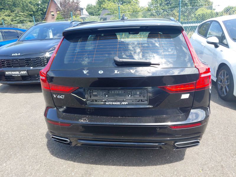 Volvo V60 2.0 T6 Twin Engine Recharge Plug-in Hybrid R Design AWD 2022 – снимка 4