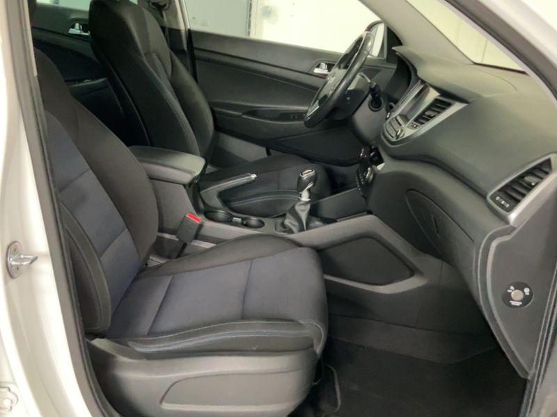 Hyundai Tucson 1.7 CRDi Creative 2WD 2018 – снимка 16