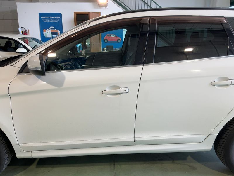 Volvo XC60 2.0 D4 Momentum 2WD 2014 – снимка 4