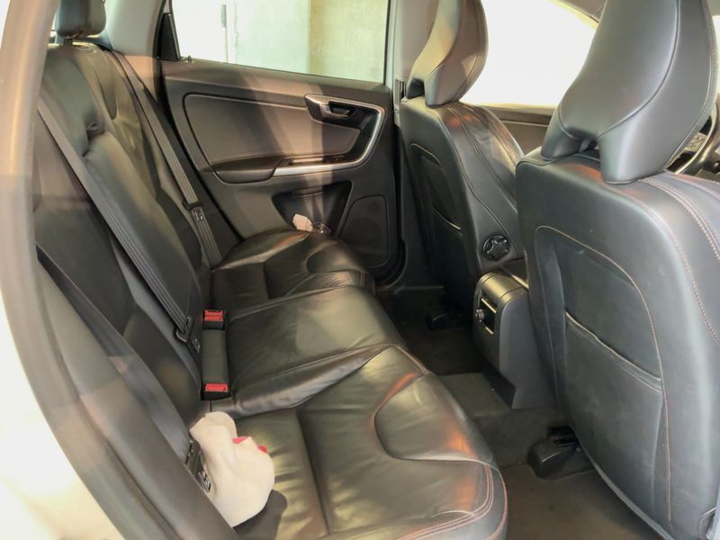 Volvo XC60 2.0 D4 Momentum 2WD 2014 – снимка 19