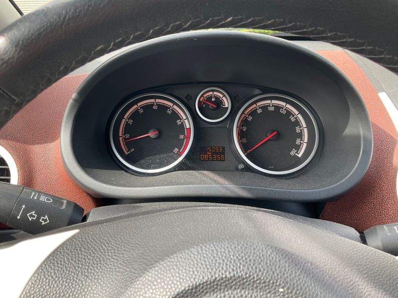 Opel Corsa 1.4 Satellite 2011 – снимка 4