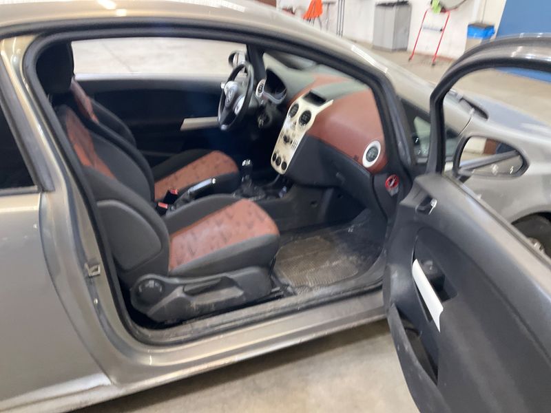 Opel Corsa 1.4 Satellite 2011 – снимка 3