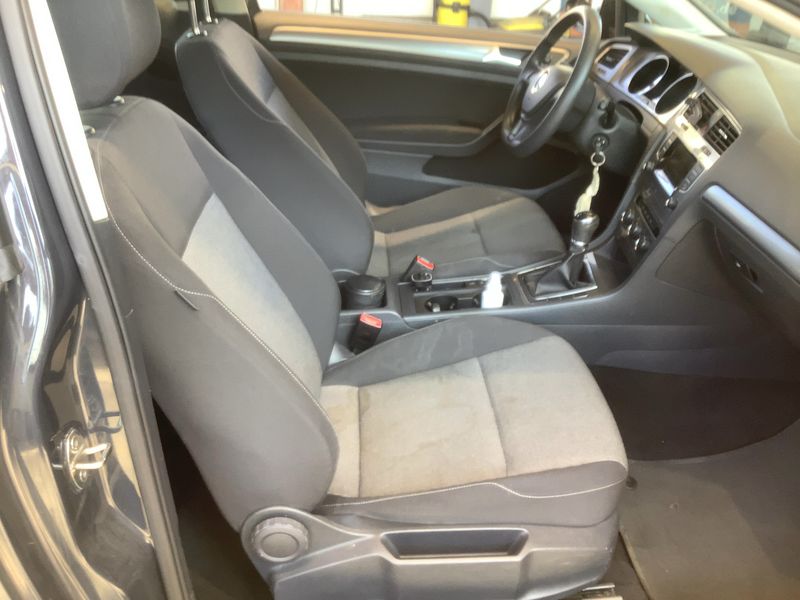 Volkswagen Golf VII 1.2 TSI Trendline BlueMotion Tech 2015 – снимка 16