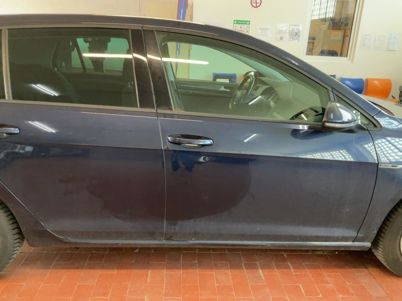 Volkswagen Golf VII 1.2 TSI Lounge BlueMotion Tech 2015 – снимка 10