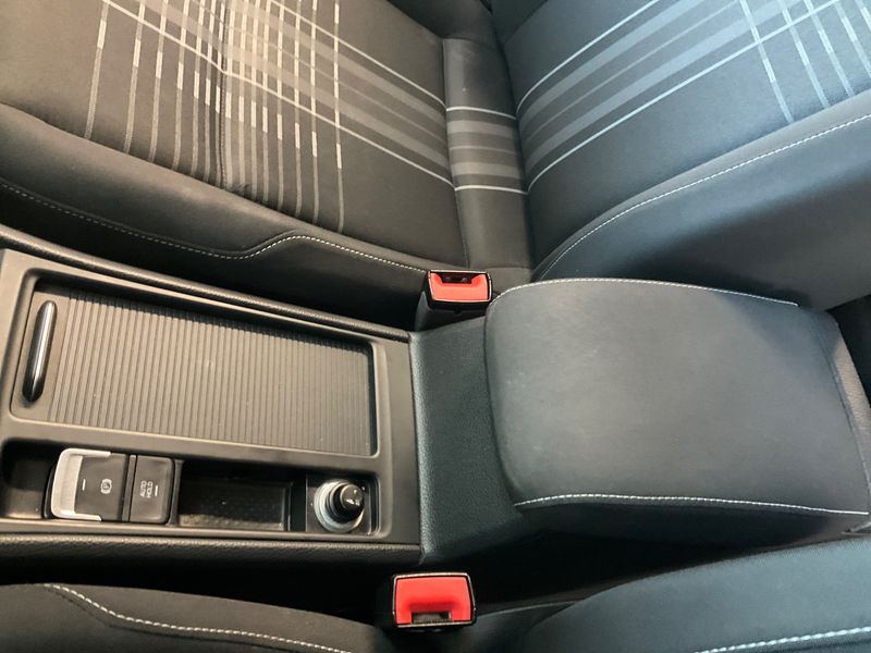 Volkswagen Golf VII 1.2 TSI Lounge BlueMotion Tech 2015 – снимка 39