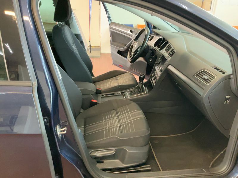 Volkswagen Golf VII 1.2 TSI Lounge BlueMotion Tech 2015 – снимка 17